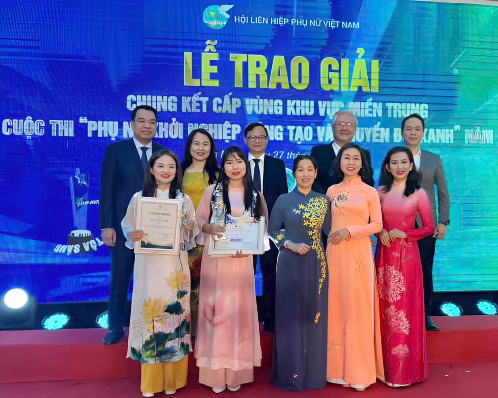 Founder & CEO: Đoàn Kiều Vân tại Lễ trao giải chung kết cấp vùng khu vực miền Trung